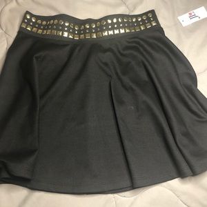 🌸3/ $25- Skater skirt